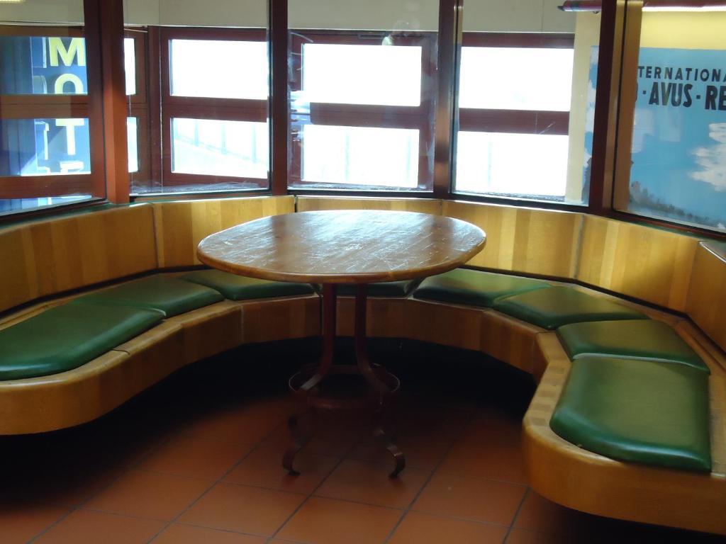 Hotel Und Rasthof Avus Berlin Bagian luar foto