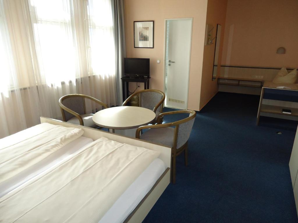 Hotel Und Rasthof Avus Berlin Ruang foto