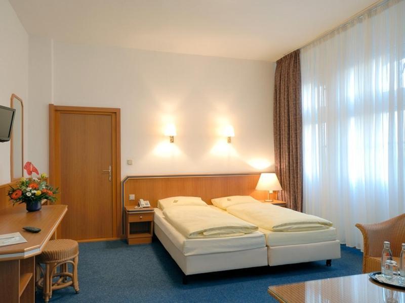 Hotel Und Rasthof Avus Berlin Ruang foto