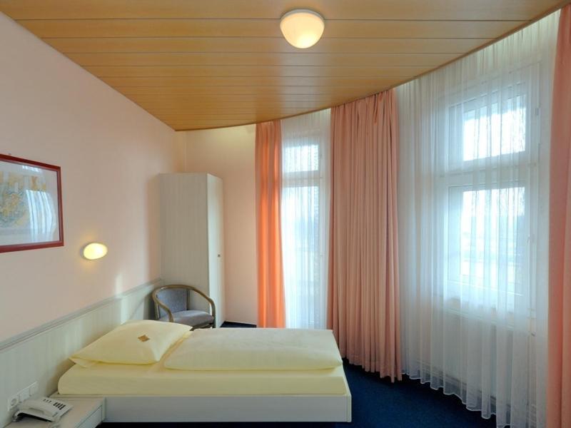 Hotel Und Rasthof Avus Berlin Ruang foto
